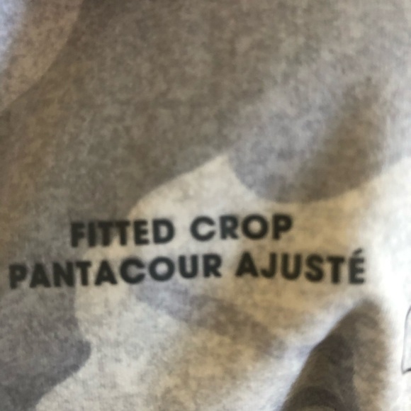 Athletic Works dri-more XL  Camouflage Leggings- fitted cropped - new or like ne - Picture 2 of 8